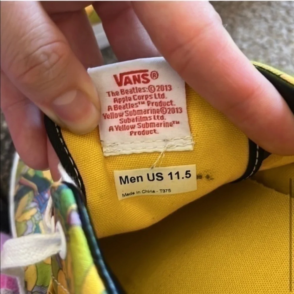 ⭐️HOST PICK⭐️Rare limited edition The Beatles Vans size 11.5